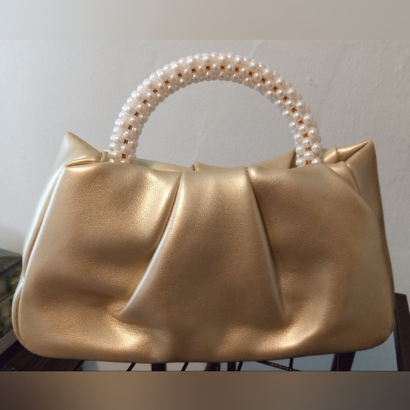 🌞Gold handbag with faux pearl handle - Picture 2 of 5